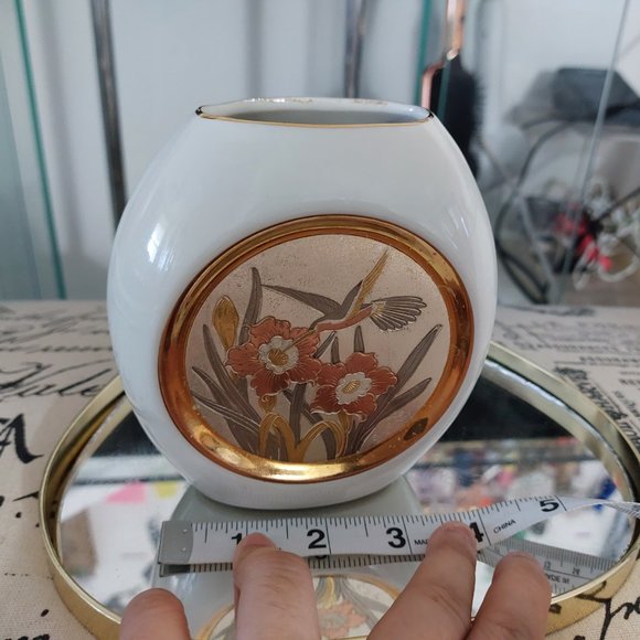 Vintage Japanese Chokin Mini Vase 24KT Gold Edge Flowers Butterflies Beautiful - Picture 6 of 6
